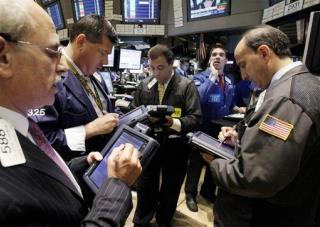 Small Investors Flee Wall St. in Hordes