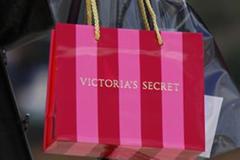 Victoria's Secret Bag Makes Women Feel Sexy