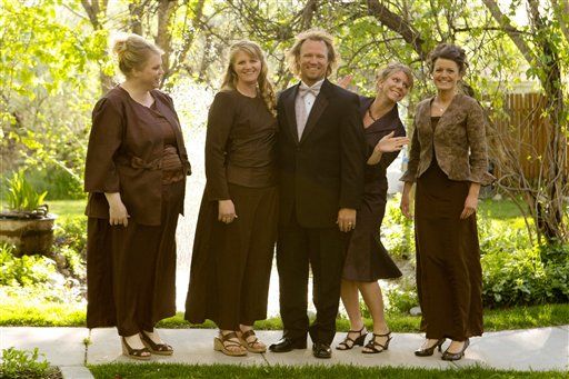 Sister Wives Hubby 'Marries' Wife No. 4