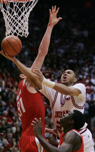 No. 12 Hoosiers Clip Ohio State 72-69 in Indiana
