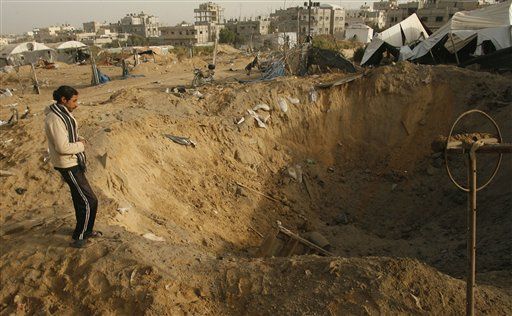 Israel Threatens New Gaza Offensive Over Rockets