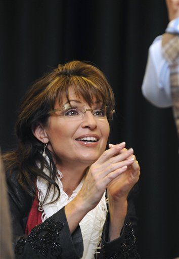 GOP Voters Sour on Palin, Warm Up to Huckabee