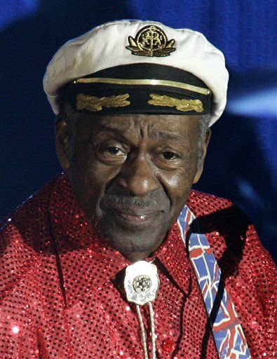 Chuck Berry Collapses at Concert