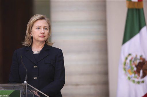 Clinton Calls for Historic Meeting of US Envoys