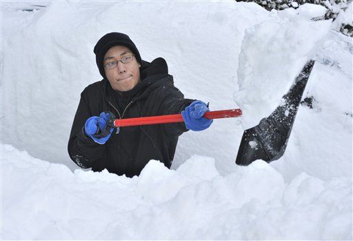How to Not Kill Yourself While Shoveling Snow
