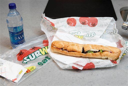 Iowa Sandwich Shop Fights Subway Over 'Footlong'