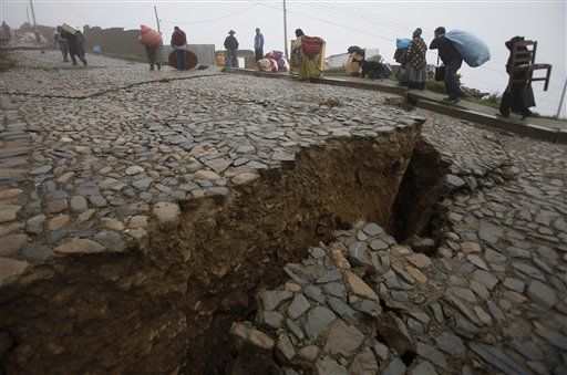 Landslide Rocks Bolivia's Capital, La Paz