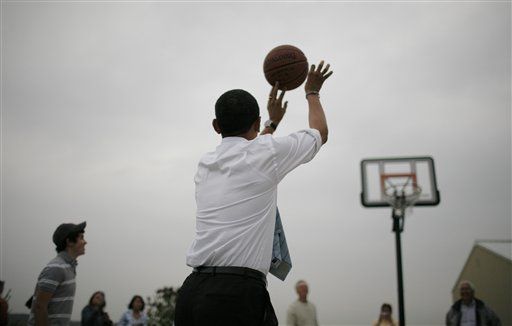 President Obama Picks Kansas to Win the NCAA Tournament