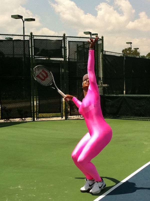 Serena Williams Back on Tennis Court ... in Hot Pink