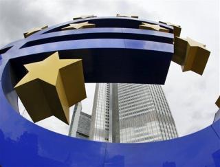 Euro Plummets on Greek Default Fears