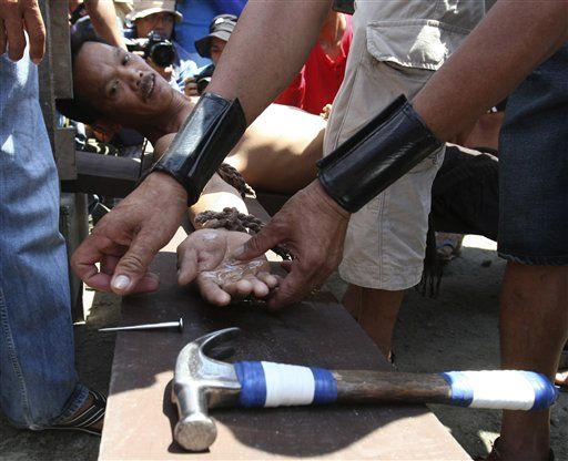 Faithful Crucify Themselves in Philippines