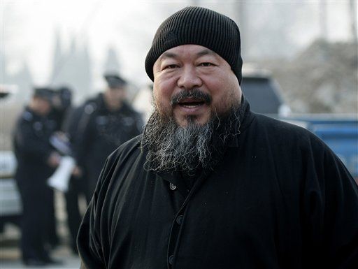 After 43 Days, Ai Weiwei Allowed to Meet With Wife