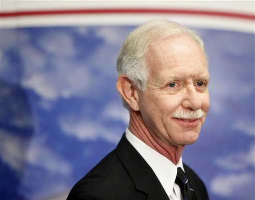 Hudson River Pilot Chesley 'Sully' Sullenberger Hired at CBS as Aviation Analyst