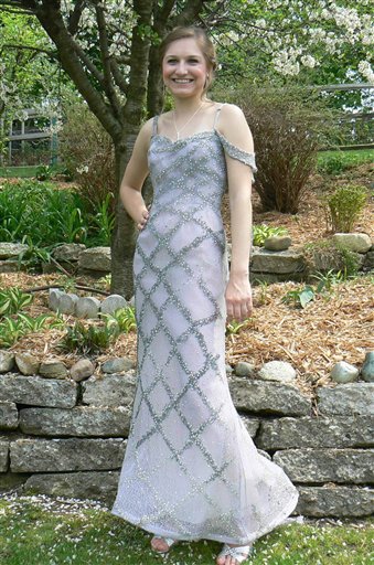 Teen Wears Christina Ricci's Oscars Dress to Michigan High School Prom