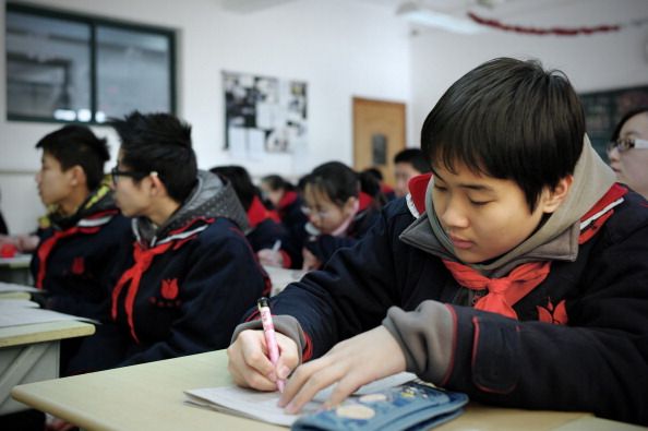 Chinese Students Go to Extremes to Pass College Entry Test