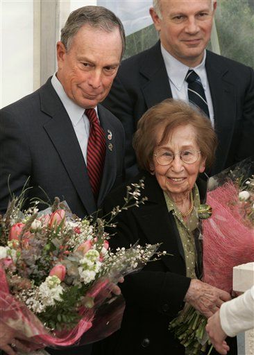 Michael Bloomberg's Mom Dies at 102