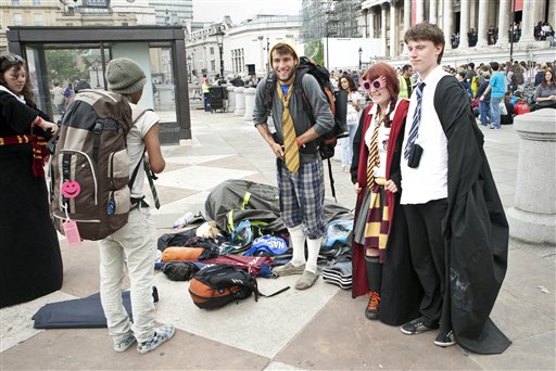 London Fans Wait at 'Harry Potter and the Deathly Hollows: Part 2' Premiere