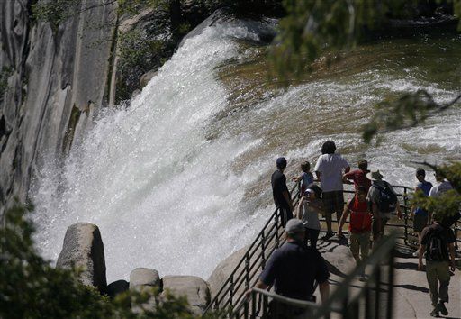 Yosemite Tragedy: Witness Recounts Terrifying Tale of Three Hikers Swept Over Vernal Fall