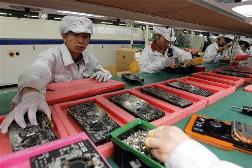 Suicide-Plagued Foxconn to Swap People for Robots