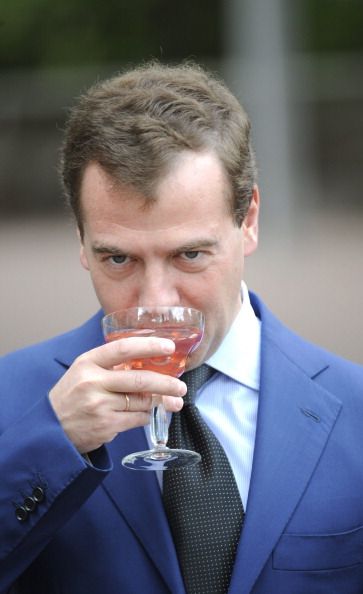 Medvedev: To Combat Alcoholism, Let's Push Wine