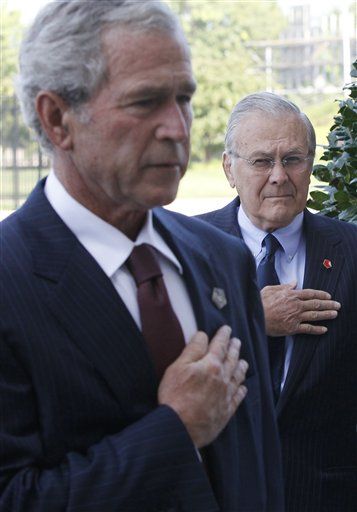 Former President Bush Lays Wreath at Pentagon to Mark 9/11 Anniversary