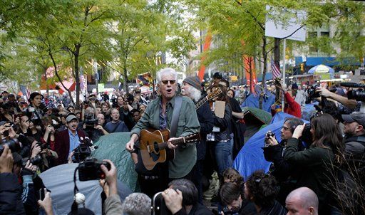 Occupy Wall Street Protesters Marry in Zuccotti Park