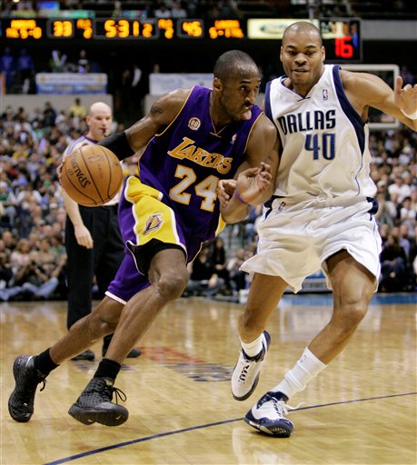 Kobe, Lakers Hang On to Top Mavs 102-100