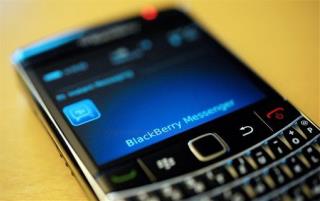 BlackBerry Execs Get Drunk, Cause Chaos on Air Canada Flight