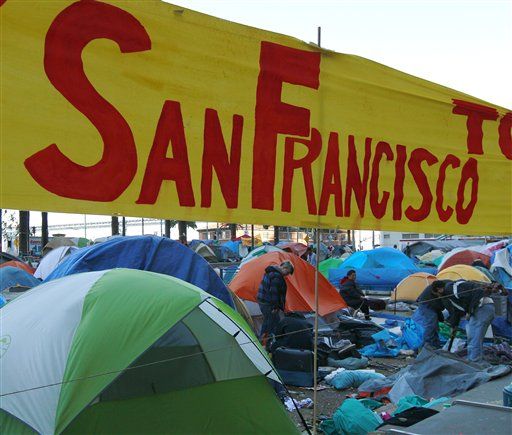 Occupy Wall Street: 70 Arrested in Occupy SF Raid; 'Occupy Homes' Grows in Popularity
