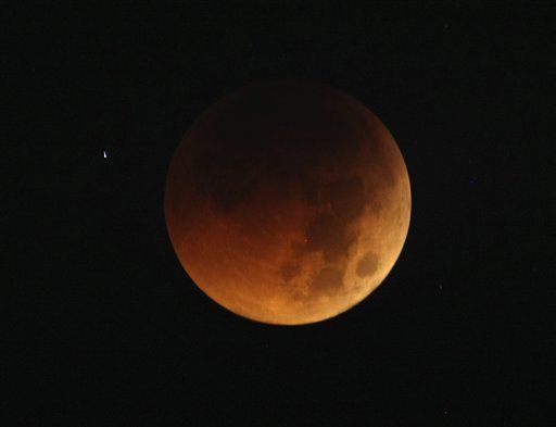 Tomorrow's Full Lunar Eclipse Last for 3 Years