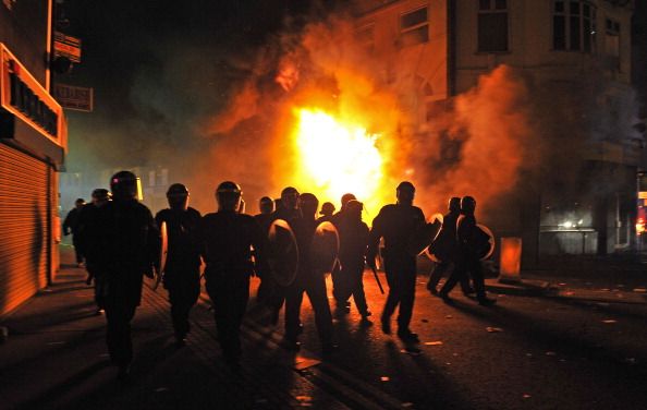 British Police Test Lasers to 'Blind Rioters' After Summer Looting