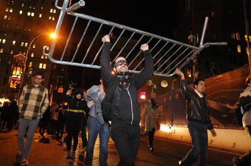 New York City Police Arrest Occupy Wall Street Protesters Who Retake Zuccotti Park