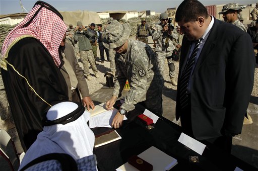Sunni Militias Threaten Strike Over Late Pay