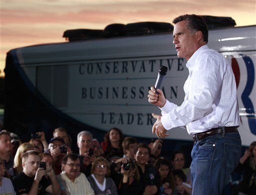 Mitt Romney Ridicules Newt Gingrich, Protesters in Florida