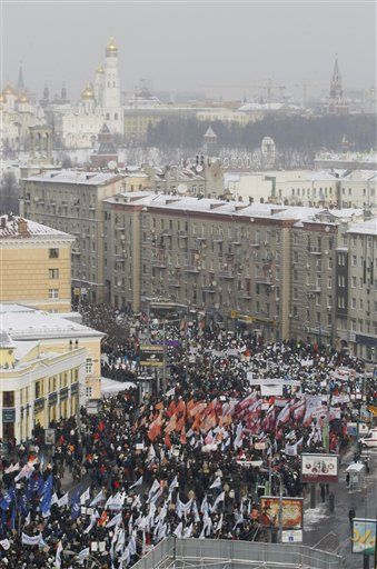 Russians March on Kremlin to Protest Putin