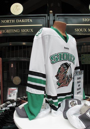 'Fighting Sioux' Backers Fight to Restore Name