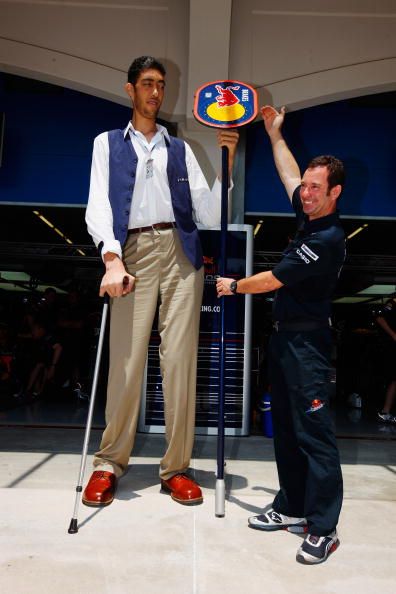 Docs Halt Growth of World's Tallest Man