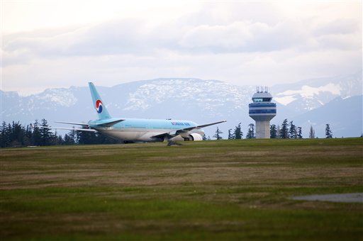 Bomb Threat Grounds Korean Air Flight in Vancouver
