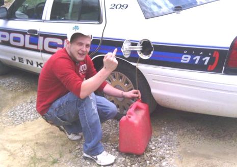 Man Steals Cops' Gas, Posts Photo on Facebook