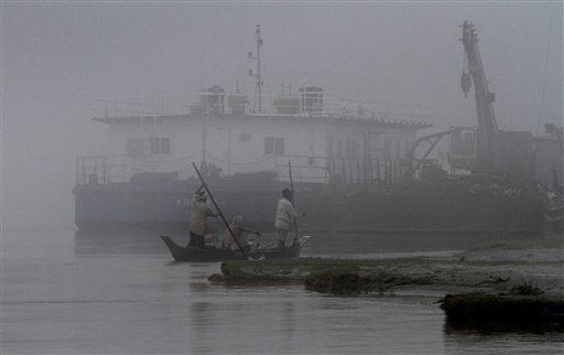 India Ferry Capsizes, Kills 35