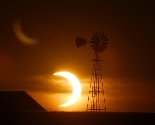 'Ring of Fire' Eclipse Wows