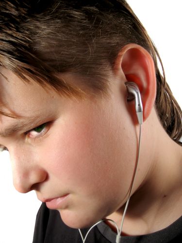 Loud Music Linked to Risky Behaviors