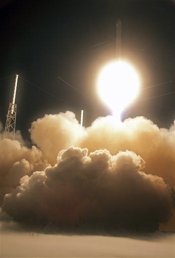 SpaceX Pulls Successful 'Fly-By' of Space Station