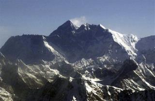 Week After Everest Horror, 150 Begin Final Ascent