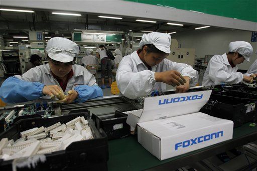 1K Workers Riot at Foxconn