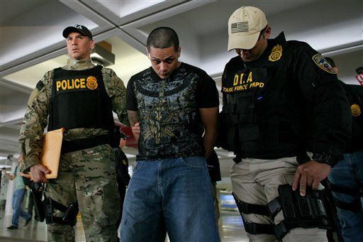 18 American Airlines Workers Hunted in PR Drug Raid