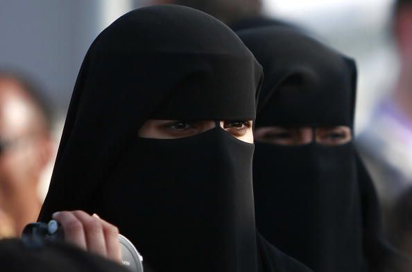 3 Veiled Women Barred From Entering France