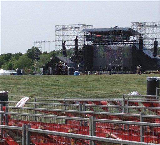 Radiohead Stage Collapse Kills 1 in Toronto