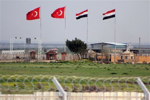Turkey Deploys Troops to Syrian Border