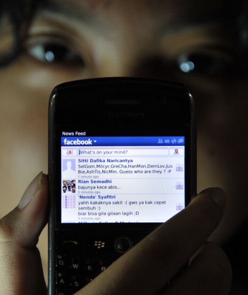 Social Media Makes Girls 'Seem More Aggressive'